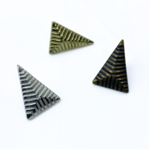 APLIQUE 2942 TRIANGULO RAYADO 17MM - POR UNIDAD