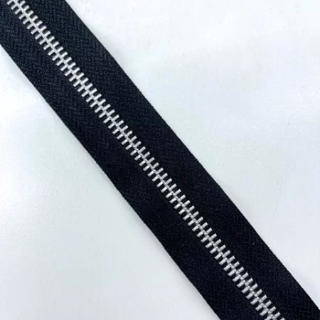 CIERRE ALUMINIO YKK - POR METRO LINEAL NEGRO 580