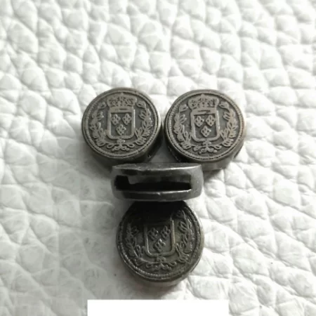 APLIQUE PASADOR LABRADO CHICO C501 ZAMAK - POR UNIDAD